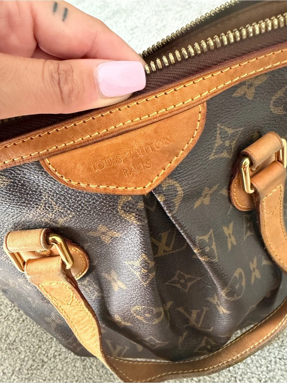 Louis Vuitton Monogram Canvas Tote in Brown with Tan Leather Trim - Picture 2 of 9